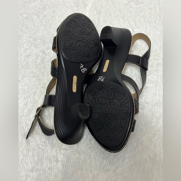 Softspots Black Strappy Sandals with Ankle Strap 🖤 - Picture 5 of 7